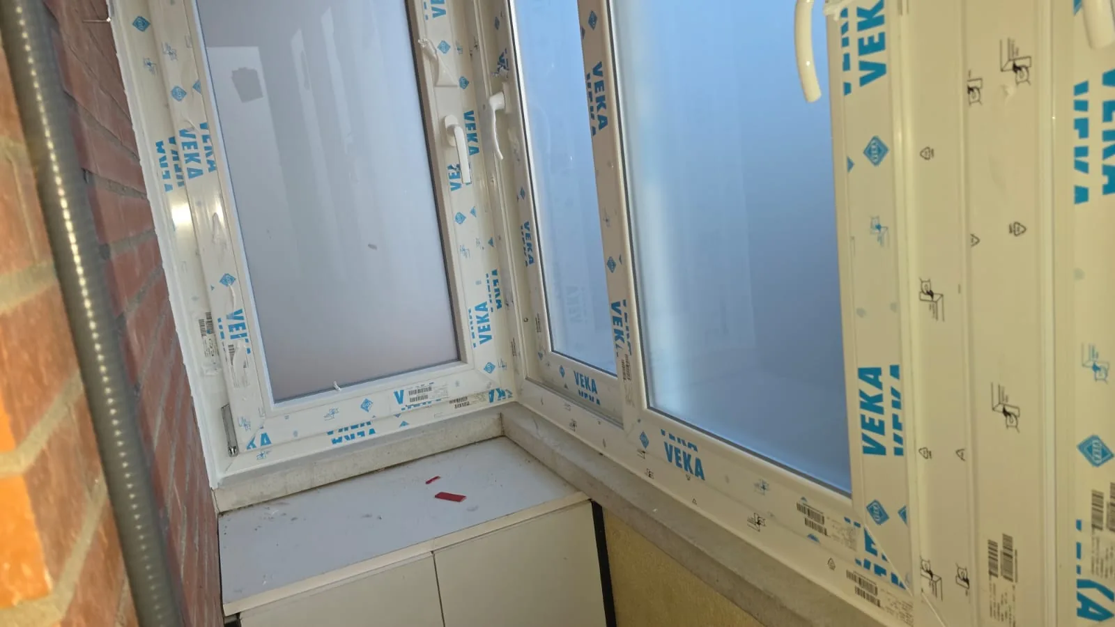 Instalación de ventanas de PVC y aluminio de alta eficiencia térmica - v 22